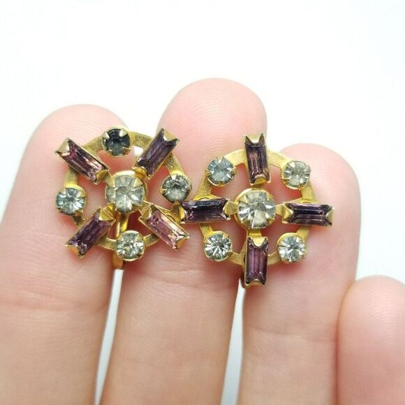 Vintage Purple Rhinestone Clip On Earrings, Gold Tone Screw Back Setting - Picture 2 of 7